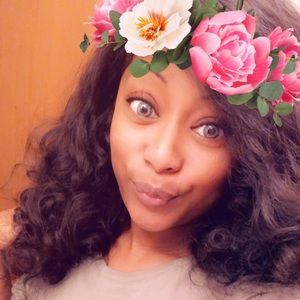 Meet your Posher, Adrienne